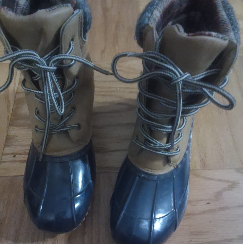 Just Fab Duck Boots Stylish Women's Tan and Blue Boots - Picture 2 of 6